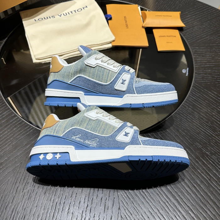 L0VT SNEAKER