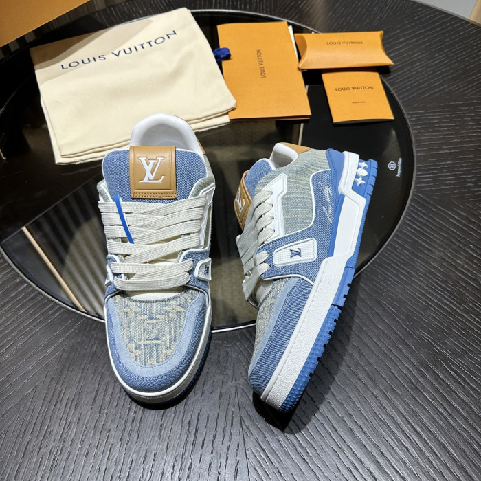 L0VT SNEAKER