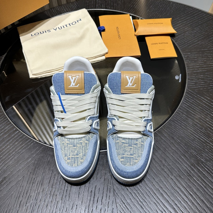L0VT SNEAKER