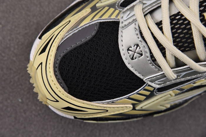 OFW SNEAKER