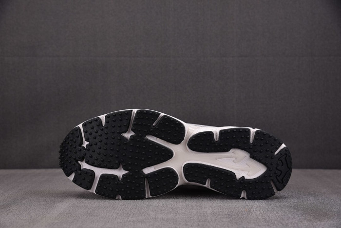 OFW SNEAKER