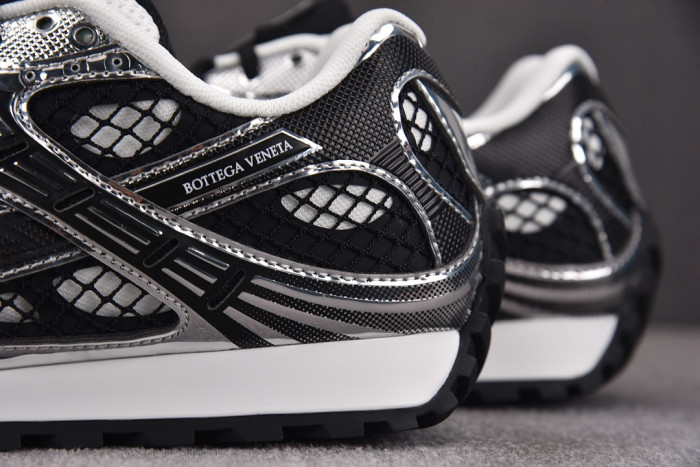 BV sneaker