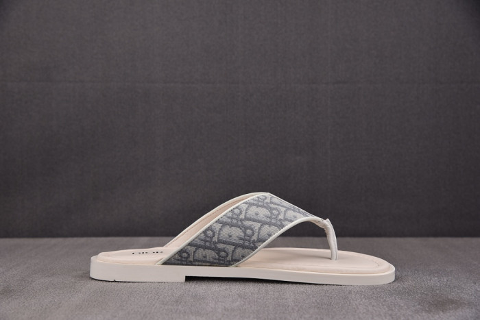 d10r sandal