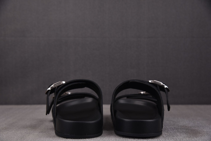 d10r sandal