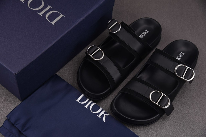 d10r sandal