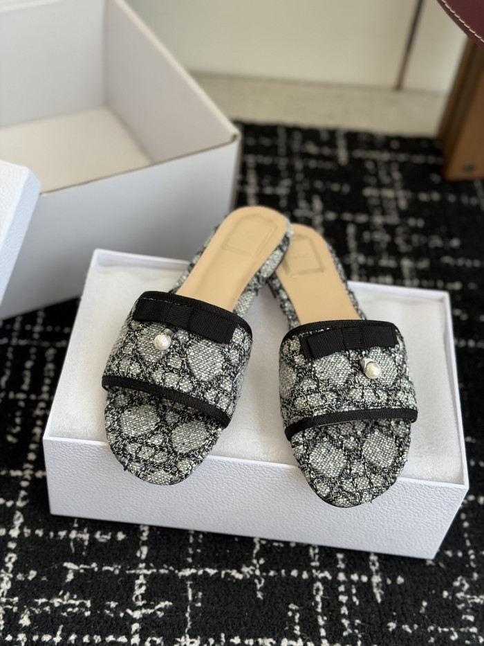 d10r sandal
