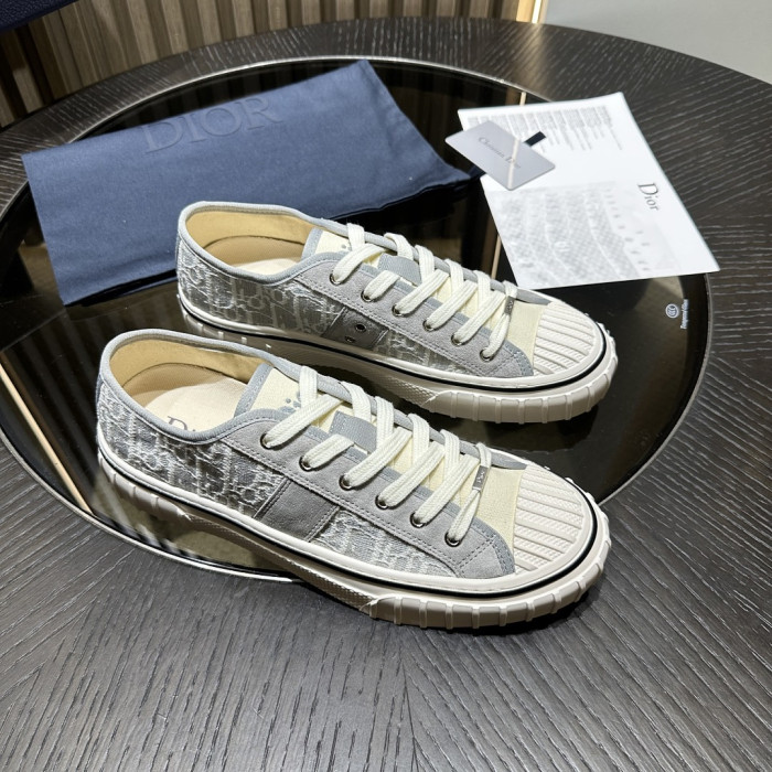D10R SNEAKER