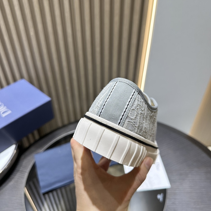 D10R SNEAKER