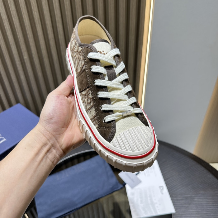 D10R SNEAKER