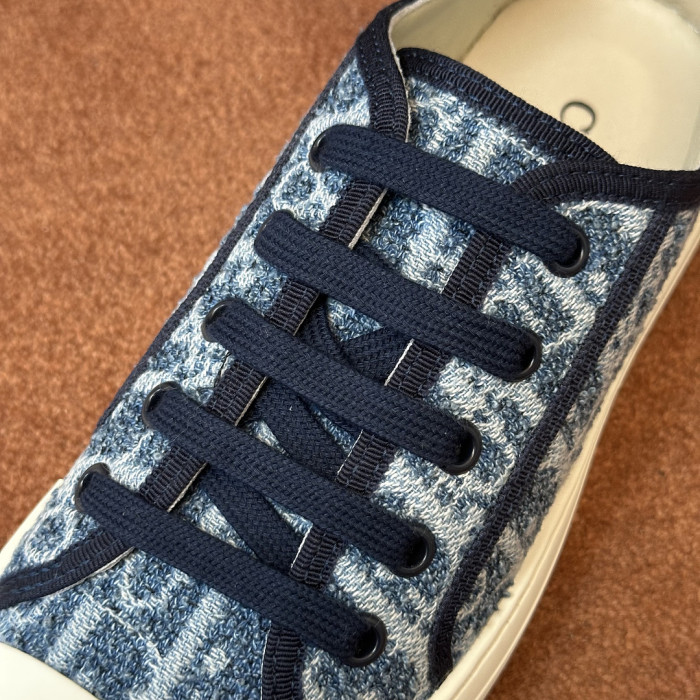 D10R SNEAKER