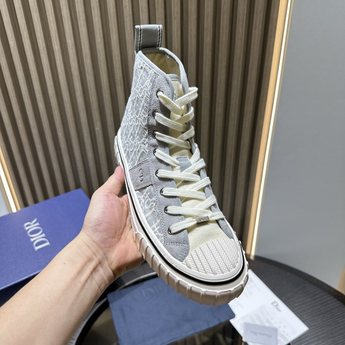 D10R SNEAKER