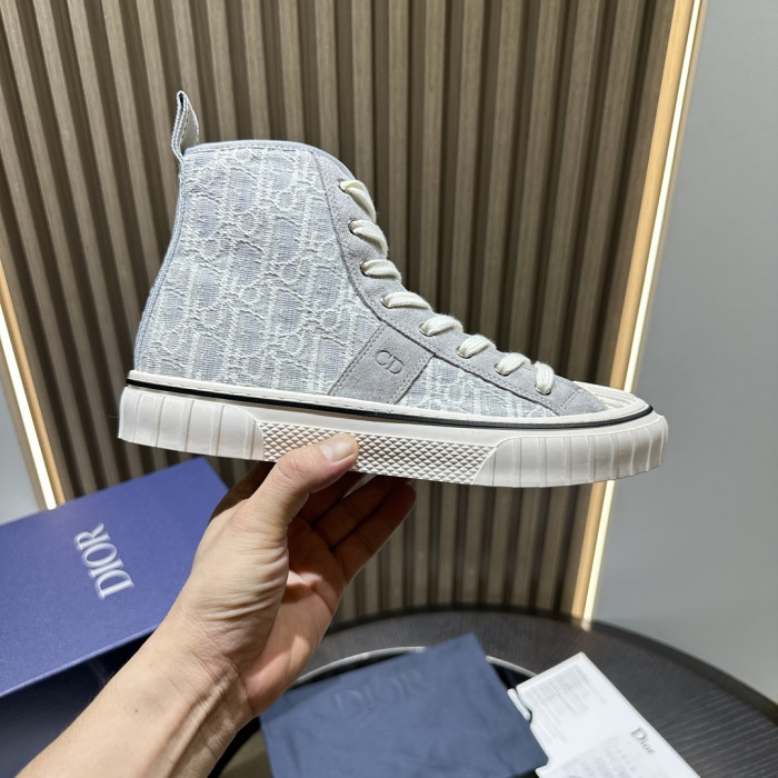 D10R SNEAKER