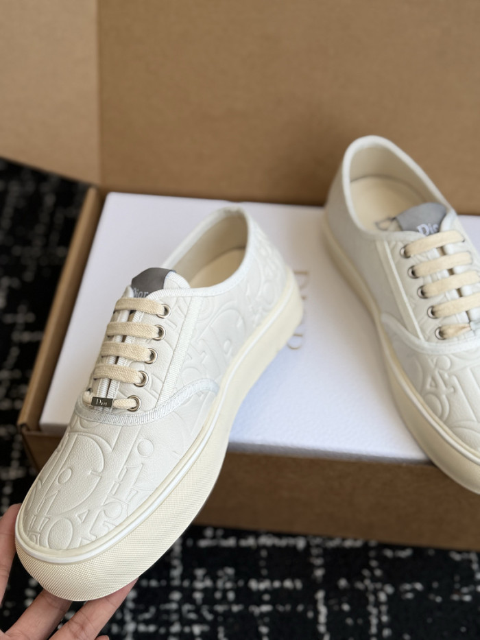 D10R SNEAKER
