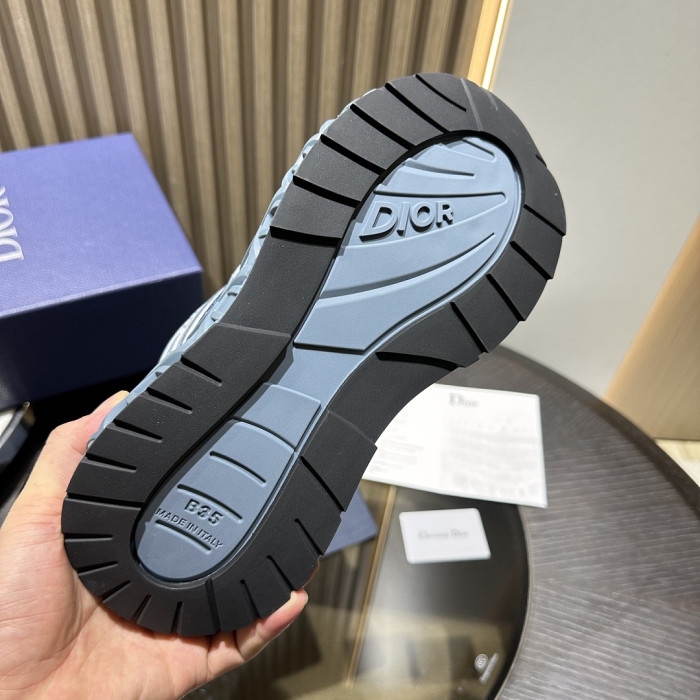 D10R SNEAKER