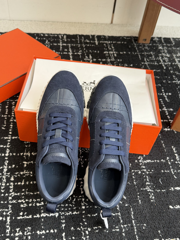 hms SNEAKER