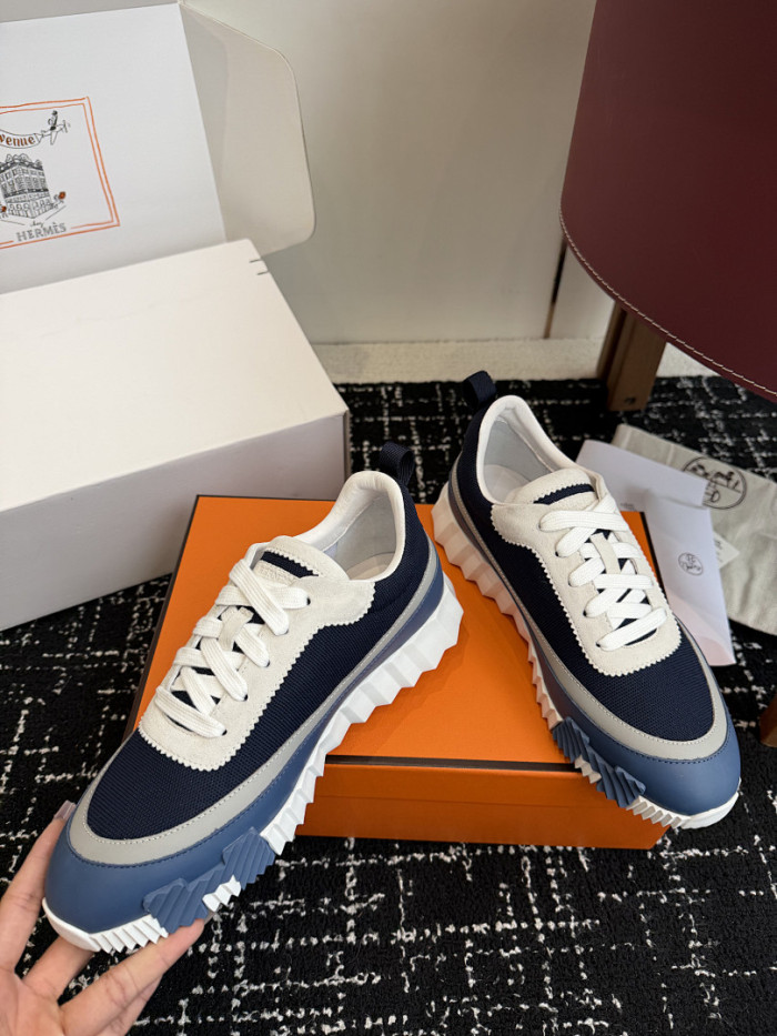 hms SNEAKER