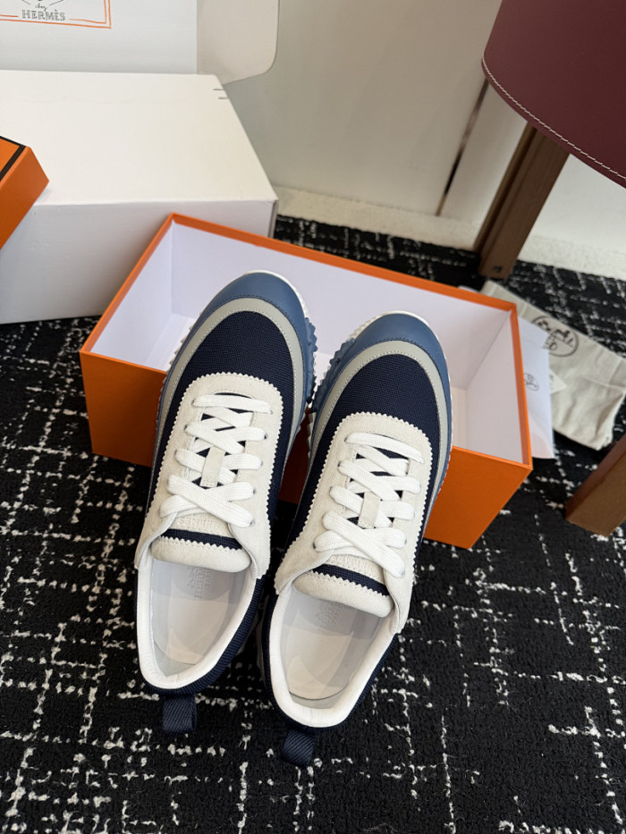 hms SNEAKER