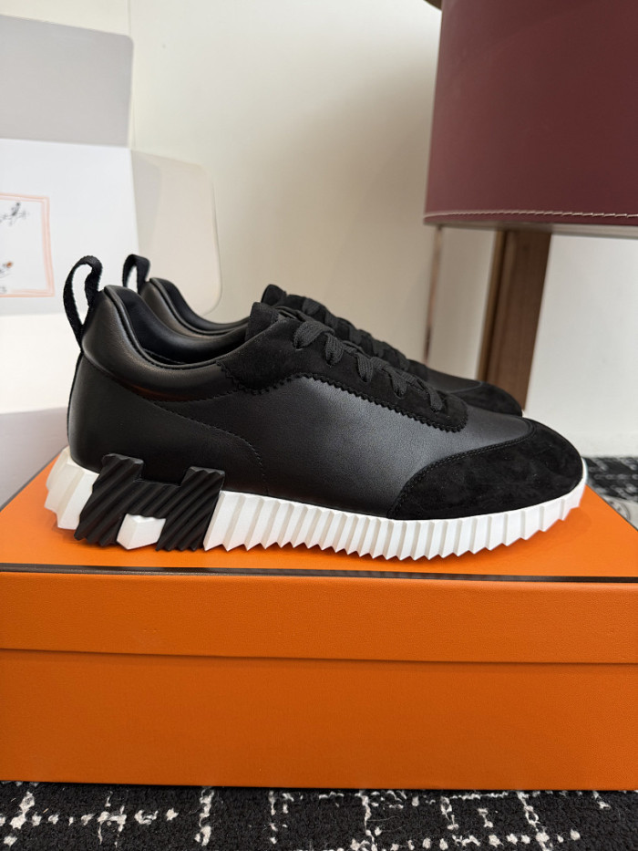 hms SNEAKER