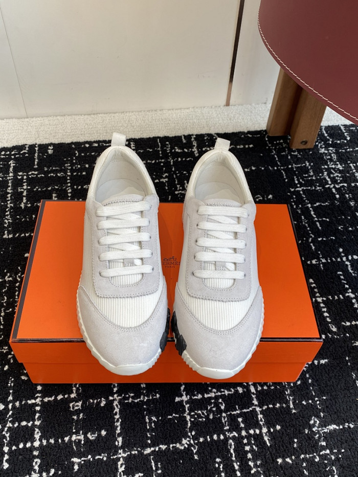 hms SNEAKER