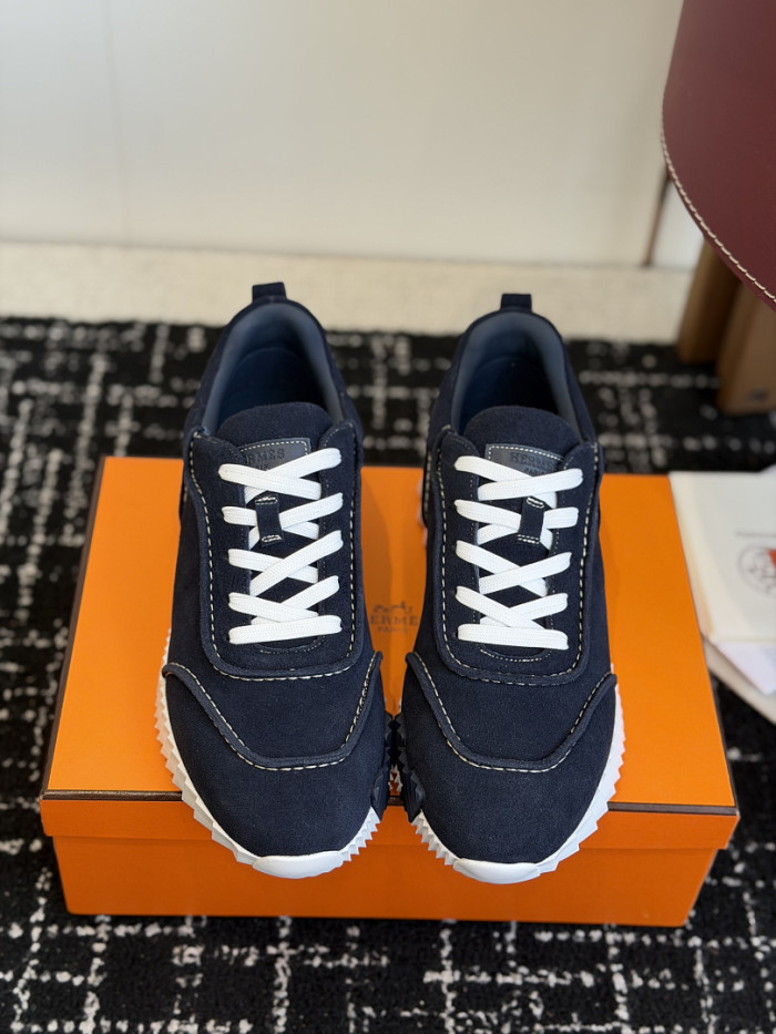hms SNEAKER