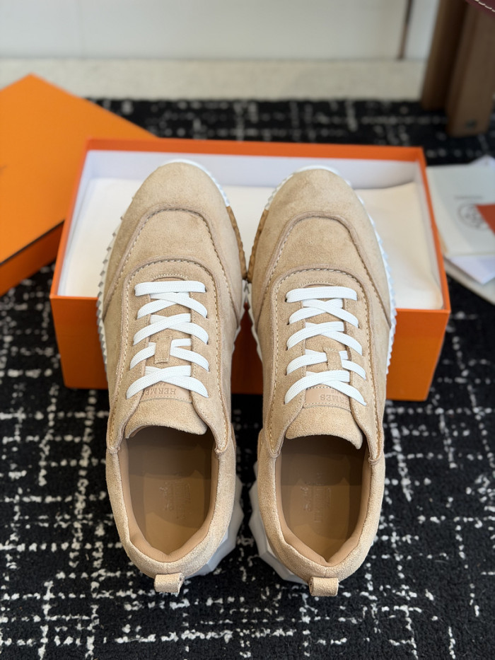 hms SNEAKER