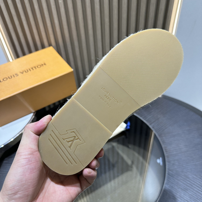 L0VT SANDAL