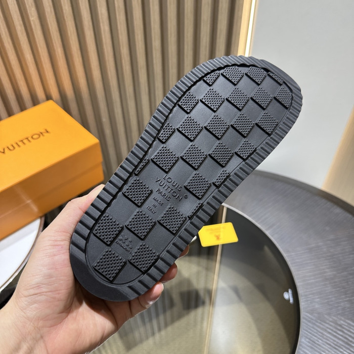 L0VT SANDAL