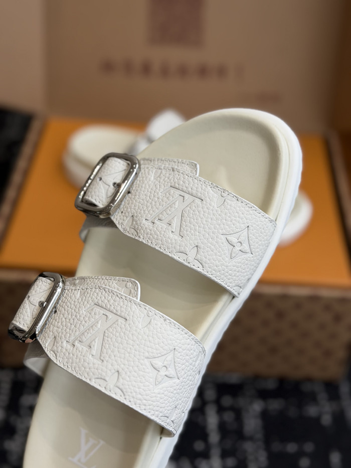L0VT SANDAL
