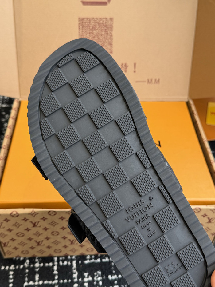 L0VT SANDAL