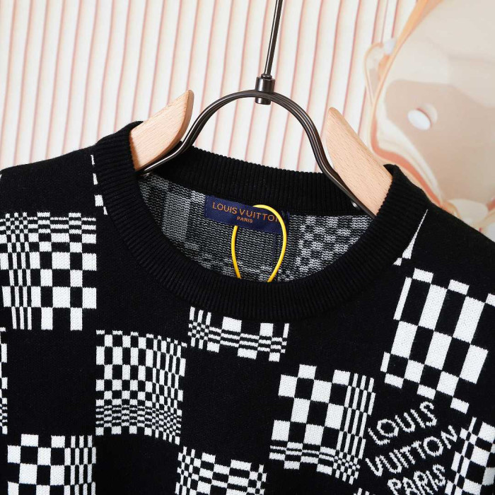 L0VT clothing