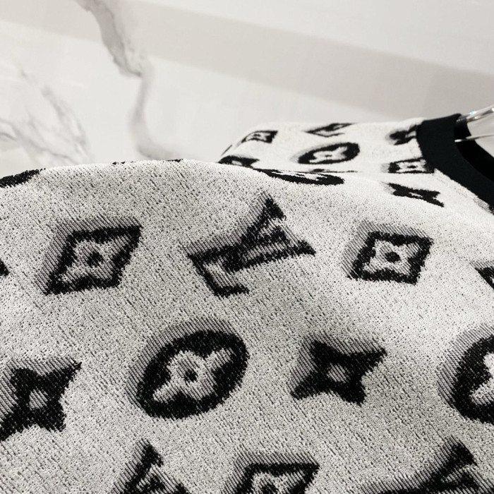 L0VT clothing