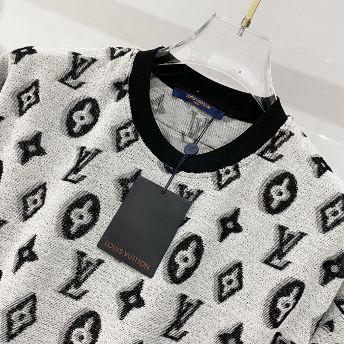 L0VT clothing