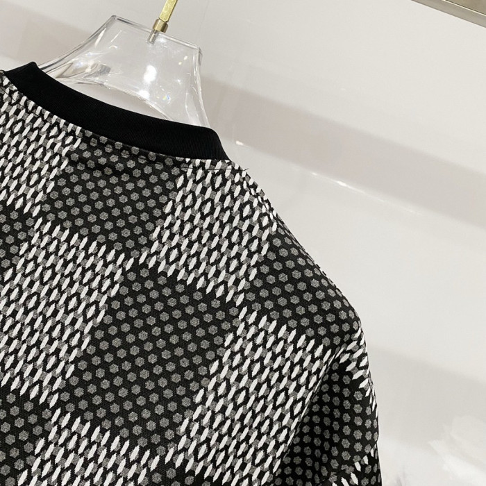 L0VT clothing