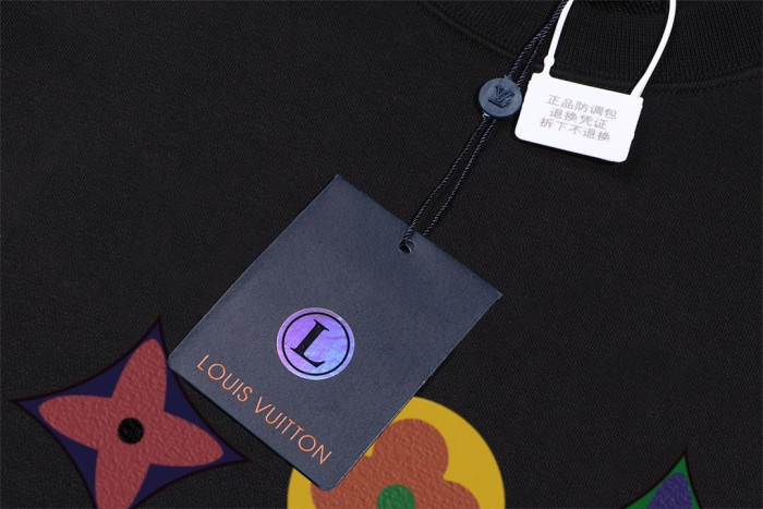 L0VT clothing