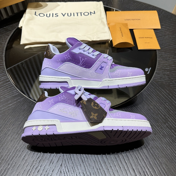 L0VT SNEAKER