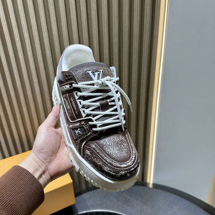 L0VT SNEAKER