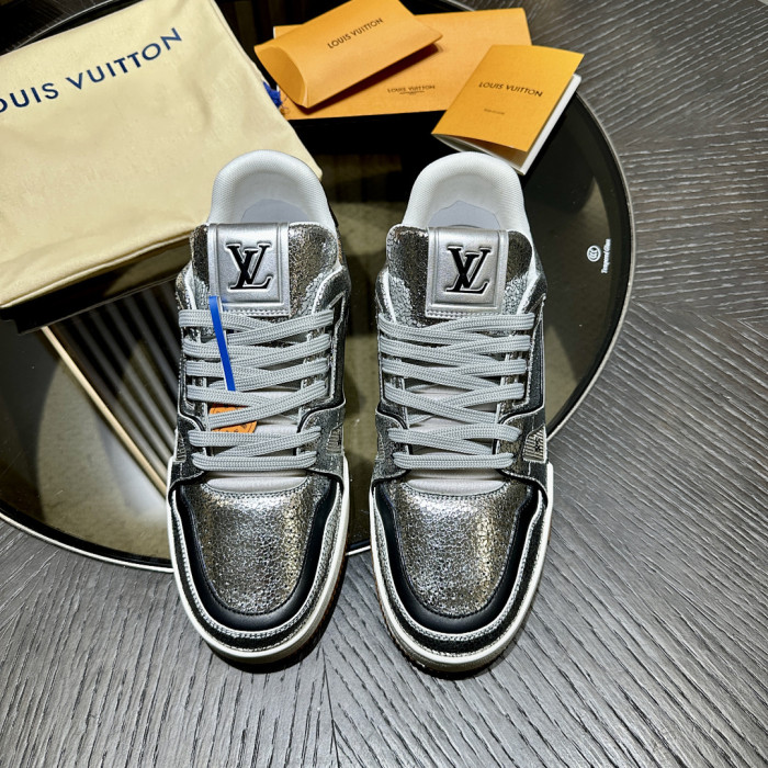 L0VT SNEAKER