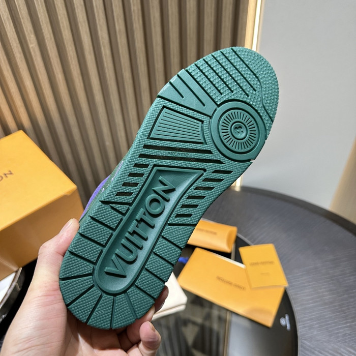 L0VT SNEAKER