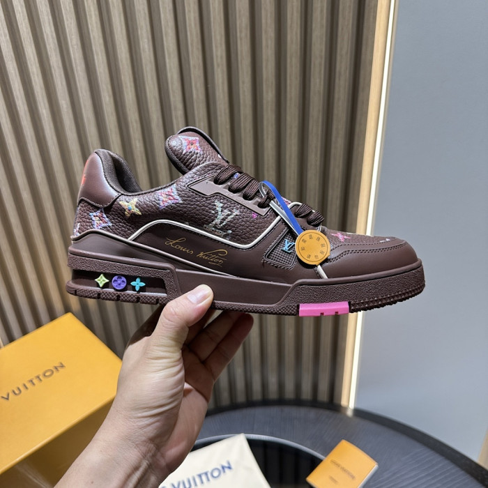 L0VT SNEAKER