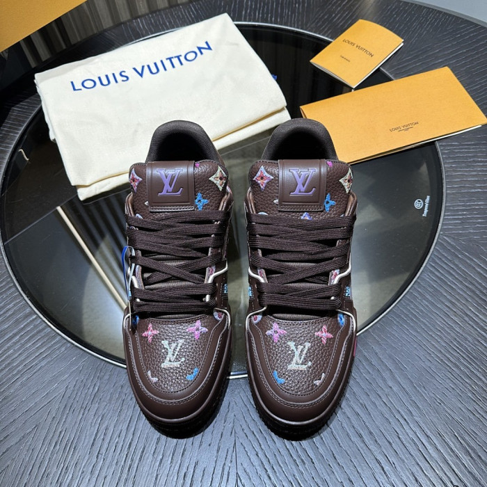 L0VT SNEAKER