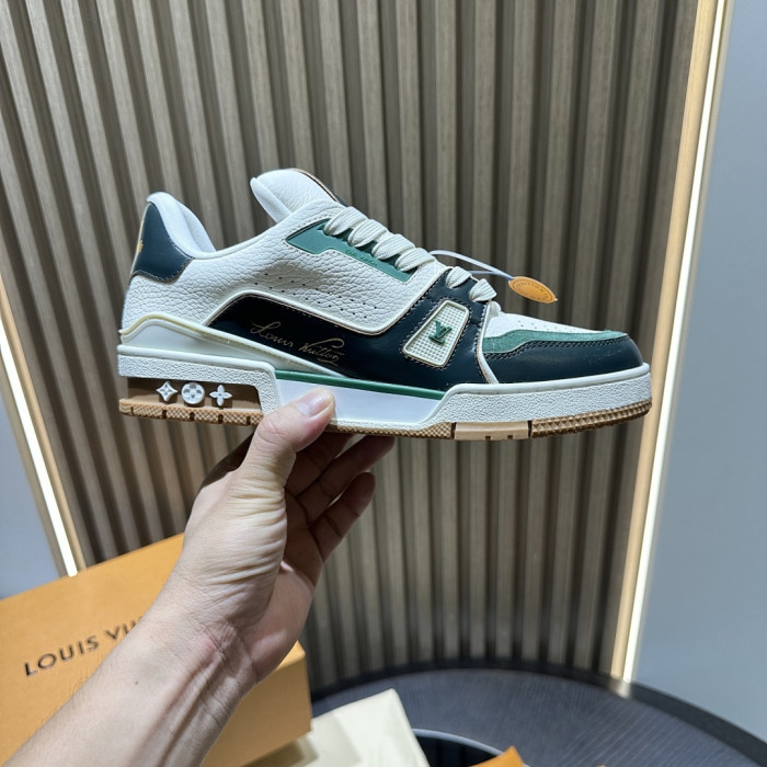 L0VT SNEAKER