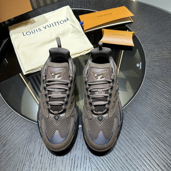 L0VT SNEAKER