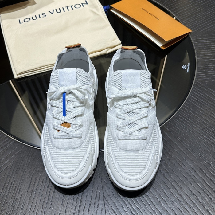 L0VT SNEAKER