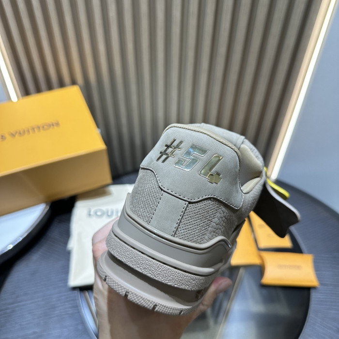 L0VT SNEAKER