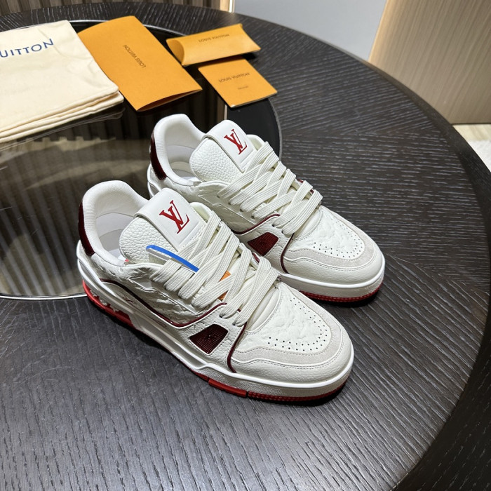 L0VT SNEAKER