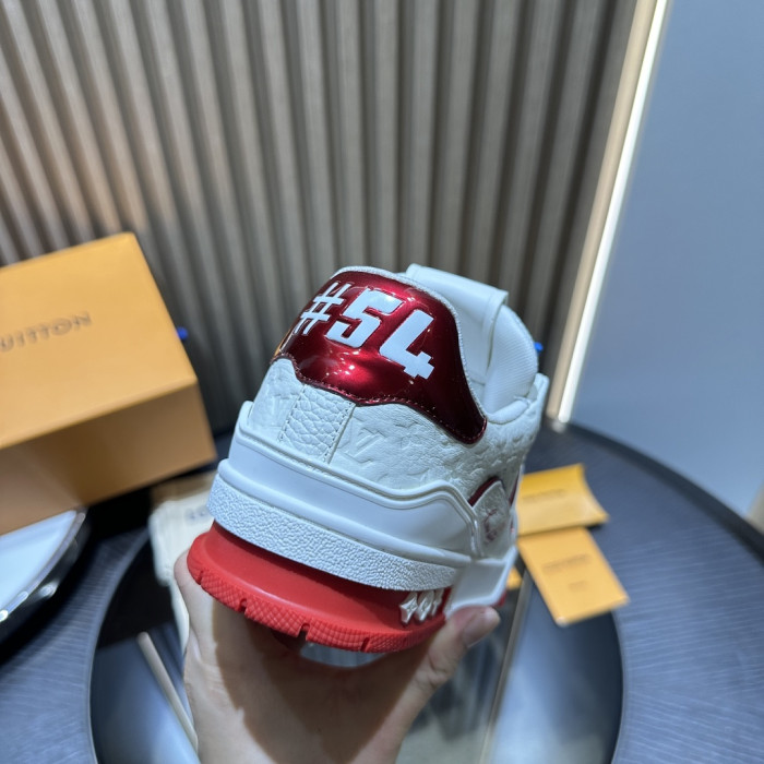 L0VT SNEAKER