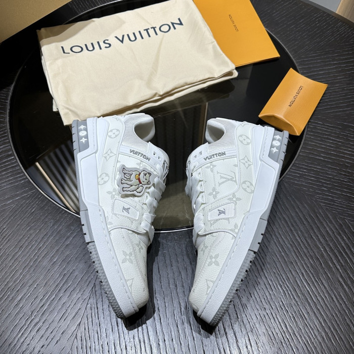 L0VT SNEAKER