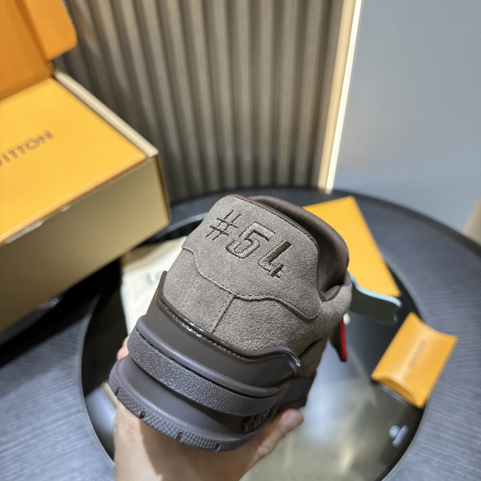 L0VT SNEAKER