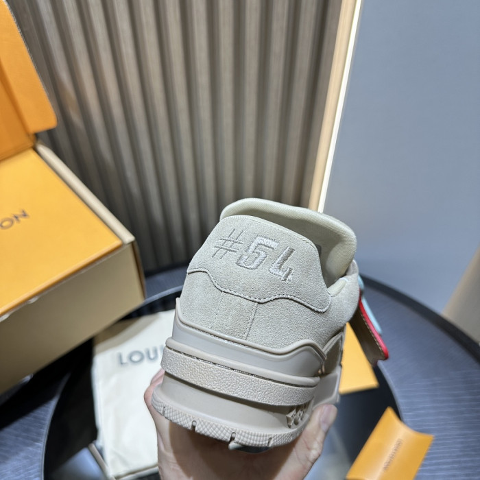 L0VT SNEAKER