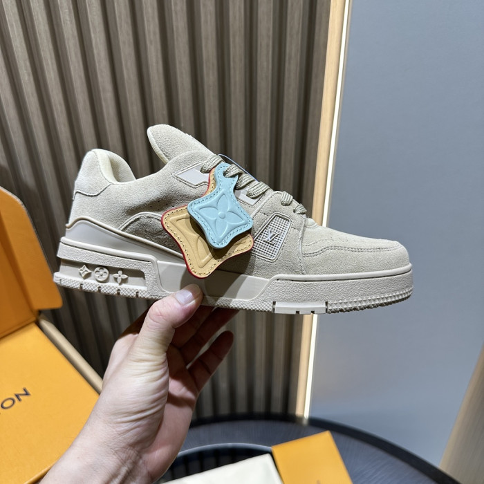 L0VT SNEAKER